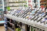 Braquage express d’un magasin SFR en Seine-et-Marne : 40 téléphones volés sous la menace d’une arme