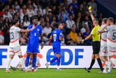 Équipe de France : expulsé contre l’Islande, Aurélien Tchouaméni suspendu pour les deux prochains matchs des Bleus