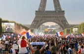 « On y travaille » : Emmanuel Grégoire souhaite que des fan-zones soient mises en place à Paris dès les quarts de finale
