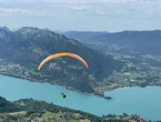 Lac d’Annecy : le parachute de secours ne s’ouvre pas, un parapentiste décède après une chute de 200 mètres