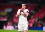 Non sélectionné pour la Coupe du monde, l’Anglais Harry Maguire se retrouve à vendre des stickers Panini à New York