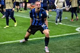 Inter Milan-Barcelone (4-3) : la fascinante vidéo des montagnes russes émotionnelles d’un supporter milanais et ses amis catalans