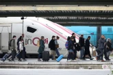 Un TGV Brest-Paris oublie un arrêt : 80 passagers restent à quai et 10 ne peuvent en descendre