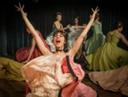 « Je me suis sentie si forte au cabaret » : du Crazy Horse à « Montmartre » sur TF 1, qui est Alice Dufour ?