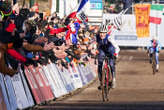 Cyclo-cross : la Française Lise Revol sacrée championne du monde juniors, sa rivale célèbre un tour trop tôt