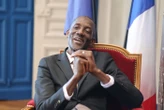 Le préfet de Seine-Saint-Denis demande à Bally Bagayoko de raccrocher le portrait d’Emmanuel Macron dans son bureau