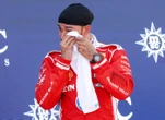 « J’ai connu des moments difficiles » : les larmes et la belle émotion d’Hamilton pour son premier succès chez Ferrari