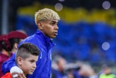 Football : quand des Français demandent à Lamine Yamal de les prendre en photo avant de… le reconnaître
