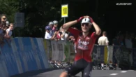 Cyclisme : il veut célébrer avant l’arrivée, lève les bras, chute... mais remporte sa première course