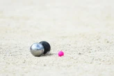 Landes : un octogénaire en garde à vue après un « coup de boule de pétanque » mortel lors d’une altercation