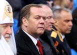 « Il entre dans une zone dangereuse » : l’avertissement de Trump visant l’ex-président russe Medvedev