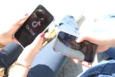 « Des contenus monstrueux » sur Tik Tok : des vidéos expliquaient à sa fille Marie « comment se donner la mort »