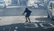 Sommet d’Evian : de multiples affrontements en cours entre manifestants anti-G7 et la police autour de l’ONU à Genève