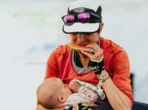 Partie 30 minutes après le peloton de tête d’un ultratrail pour allaiter sa fille, elle remporte cette course de 103 km
