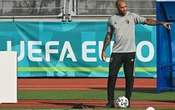 Thierry Henry : «Kylian Mbappé utilise son cerveau quand il joue et j’aime ça»