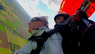 « Recommencer ? Pourquoi pas ? »: pour célébrer ses 100 ans, Jacques s’est offert… un saut en parachute