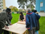 Eure-et-Loir : des bénévoles aident un quartier de Nogent-le-Rotrou à fabriquer son mobilier urbain