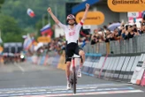 Tour d’Italie : Asgreen s’impose en solitaire après une journée tendue… Le classement général après la 14e étape