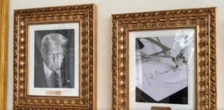 Quand Trump inaugure un « Walk of Fame » présidentiel et remplace le portrait de Biden par une « machine à signer » automatique
