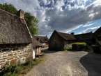 Finistère : des petites chaumières en bord de mer, la musique du ressac… et des riverains excédés par le surtourisme