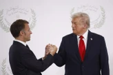 « Tu te fais discret aujourd’hui » : quand Donald Trump chambre Emmanuel Macron et complimente Giorgia Meloni