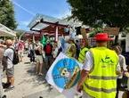 «On est tous dans la même galère» : après Limoges, la colère des sans-trains fait halte à Clermont-Ferrand