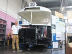 Toulouse : des salariés de Tisséo restaurent un bus Chausson de 1962 avec le soutien de la Fondation du Patrimoine