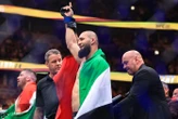 UFC : Khamzat Chimaev devient le roi des poids moyen après son éclatante victoire sur Dricus Du Plessis