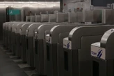 « Plein de touristes passent à côté » : gare aux bornes temporaires de la station Charles de Gaulle-Étoile