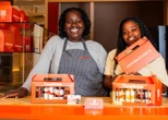 « Comment on les mange ? » : chez Canphoria, à Paris, les gâteaux se dégustent en canette