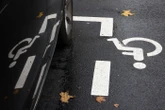 « Ma carte n’est pas trafiquée » : une femme amputée des quatre membres écope d’une amende pour s’être garée sur une place handicapée à Toulouse