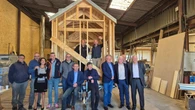 Les artisans du bâtiment d’Eure-et-Loir offrent deux tiny houses à des associations caritatives