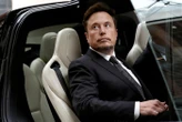 Rien ne va plus pour Tesla et Elon Musk, les ventes de voitures reculent et le titre chute encore en Bourse