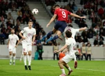 Football : les images de l’impressionnant saut d’Olivier Giroud pour inscrire un but record en Coupe d’Europe