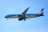Collision entre deux avions sur la piste de décollage d’un aéroport au Vietnam, les quatre pilotes suspendus