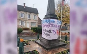 « Honteux » : pour le 11 novembre, une banderole militante recouvrait le monument aux morts d’un village de l’Oise