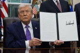 Il avait abrogé un décret de Biden encadrant l’intelligence artificielle, Trump finit par en promulguer un nouveau
