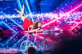 « Ce n’est pas que du sport » : du Cirque du Soleil à « La France a un incroyable talent » sur son vélo acrobatique