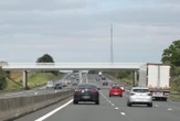 Quelle est cette étrange ligne rouge que vous risquez de croiser sur la route des vacances ?