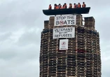 « Un acte ignoble et déshumanisant » : en Irlande du Nord, des mannequins représentant des migrants installés sur un bûcher