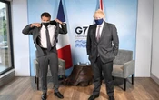 «C’était tendu» : au G7, la guerre des saucisses entre Macron et Johnson