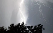 Rafales de vent à 100 km/h, grêlons de cinq centimètres de diamètre… De « très violents » orages vont frapper les Hauts-de-France ce vendredi