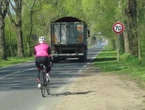 Percuté par l’arrière et laissé pour mort : un cycliste de 56 ans tué par un conducteur en fuite en Seine-et-Marne
