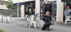 « Il amène bonheur et joie » : à Lyon, un perroquet nommé Yoko est devenu la star du quartier Mermoz