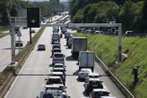 Accident mortel : percuté par plusieurs véhicules, l’homme qui marchait sur l’A1 n’a pas pu être identifié