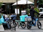Paris : dans le XVIe, une charte pour limiter les nuisances Uber Eats et Deliveroo