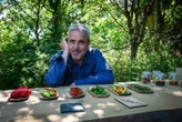 De croque-mort à producteur de piments : la reconversion surprenante d’un Perpignanais passionné