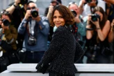 Festival de Cannes : Halle Berry contrainte de changer de robe en raison des nouvelles restrictions vestimentaires