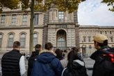 Cambriolage au Louvre : plus « de 150 prélèvements » de traces analysés pour identifier les malfaiteurs