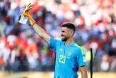 Espagne-Argentine (1-0) : le beau geste d’Unai Simon, qui salue et console tous les Argentins effondrés par la défaite en finale